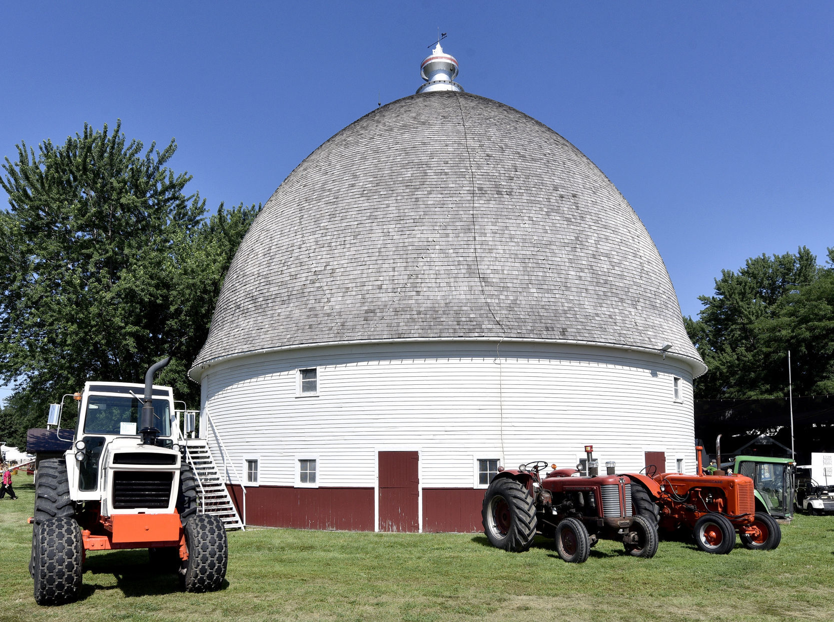 Tonsfeldt round barn
